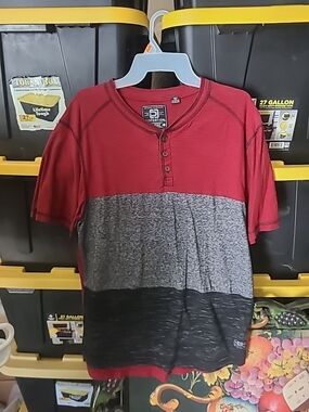 Short-Sleeve Distortion Colorblock Shirt - Red/Gray/Black
